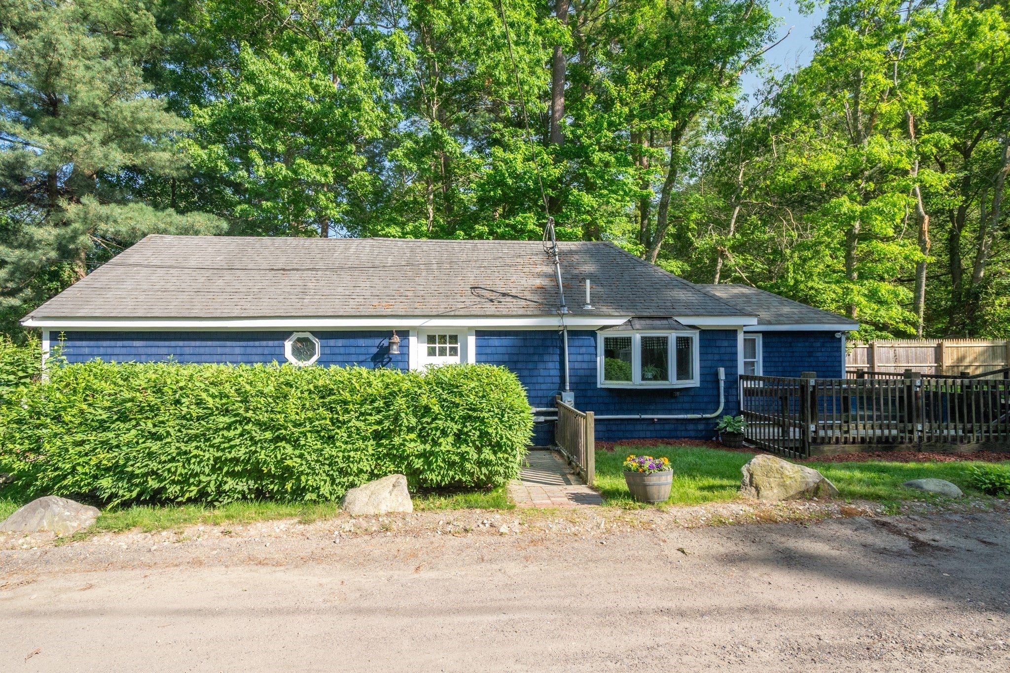 254 Lakeside Road