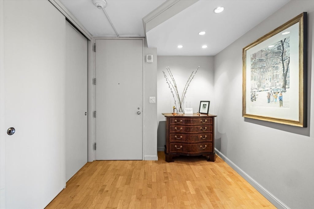 180 Beacon 15B