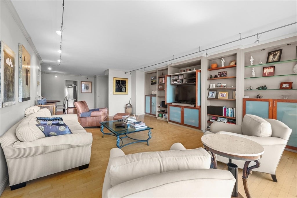 180 Beacon ST #15B, Boston, MA Photo #13