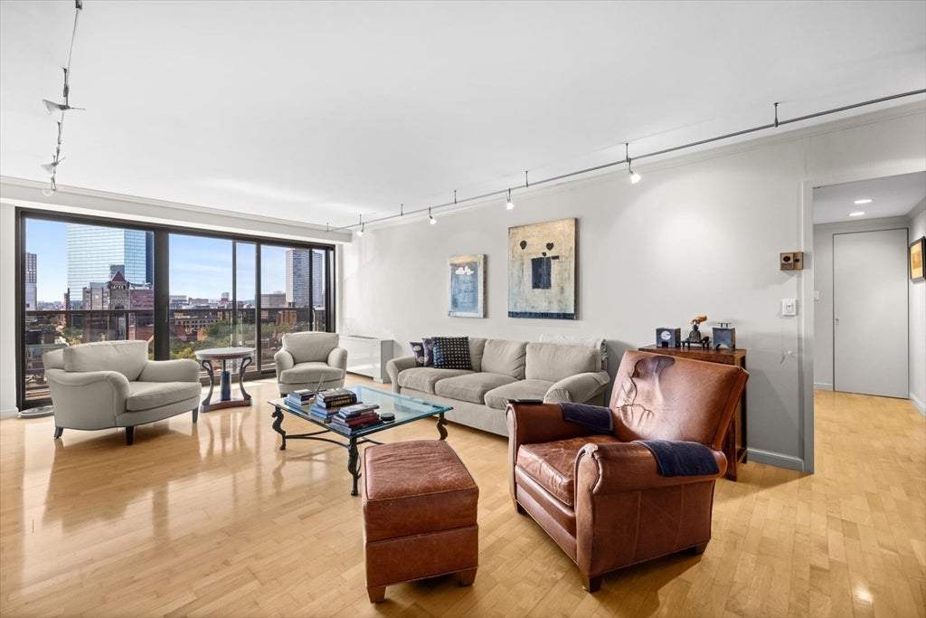180 Beacon ST #15B, Boston, MA Photo #11