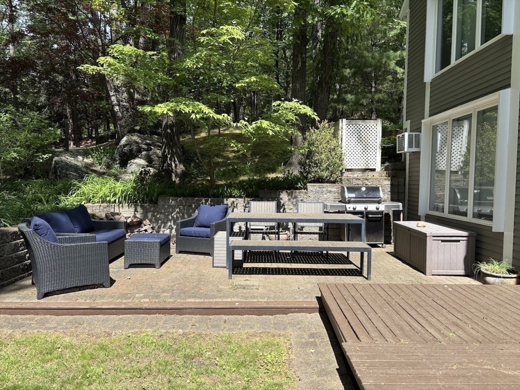 11 Juniper Ridge Rd