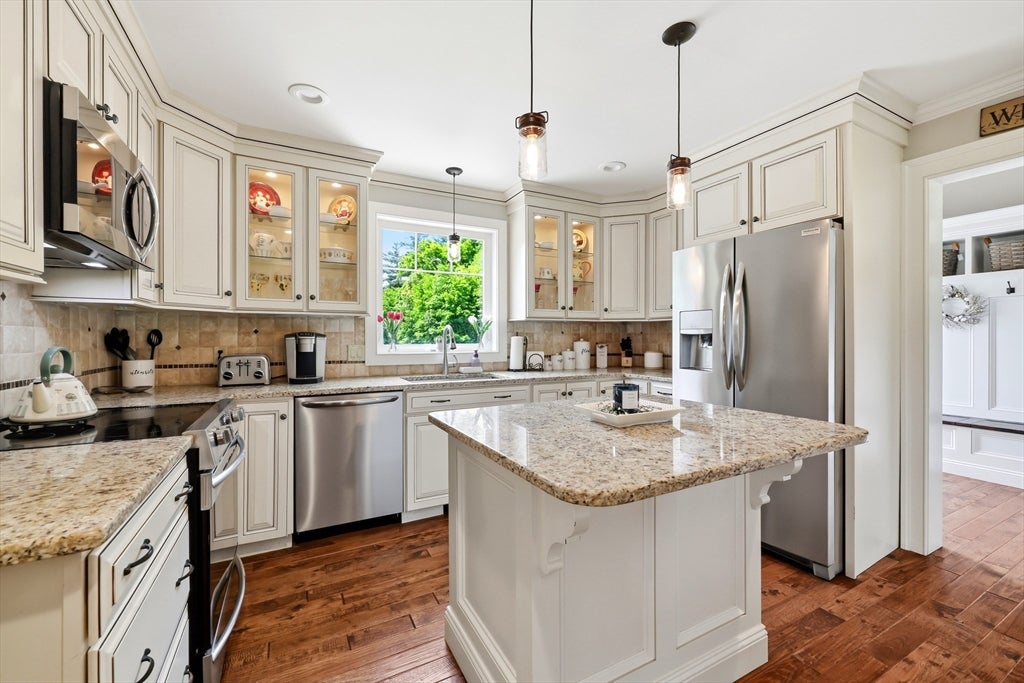 21 Hemlock Hollow