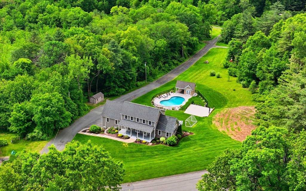 21 Hemlock Hollow