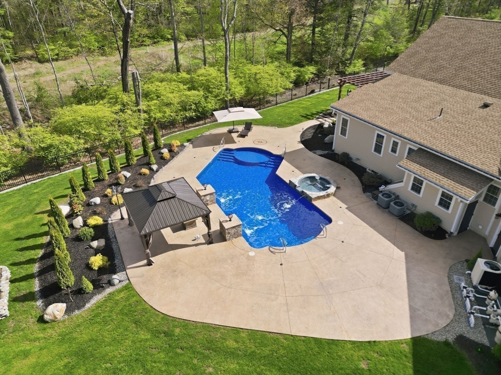 8 Fitch Farm Way