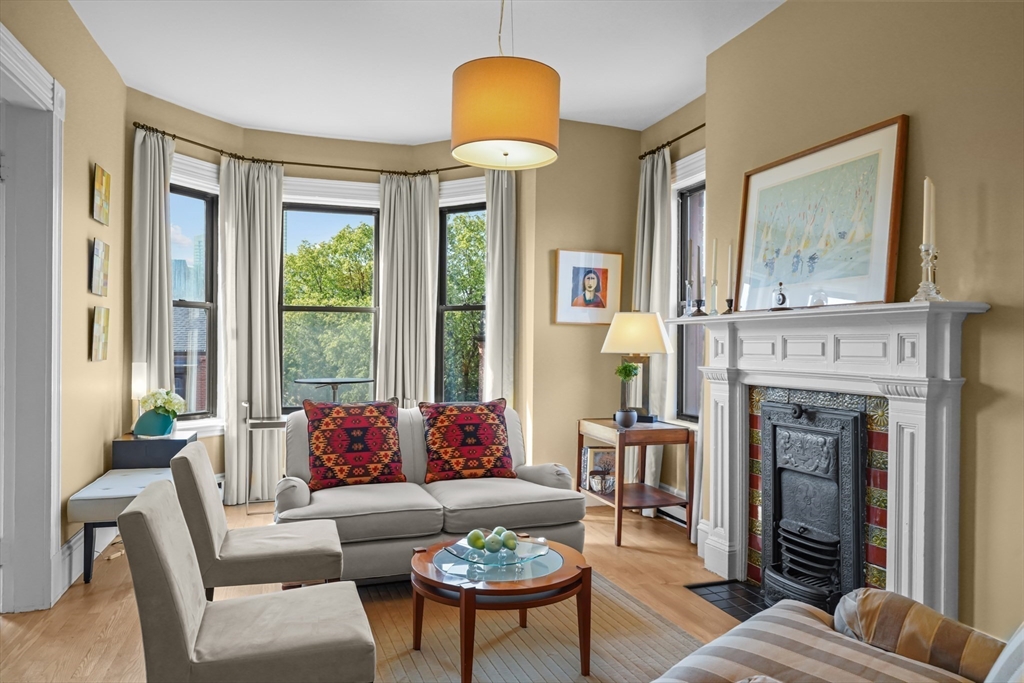 258 Shawmut Ave 8