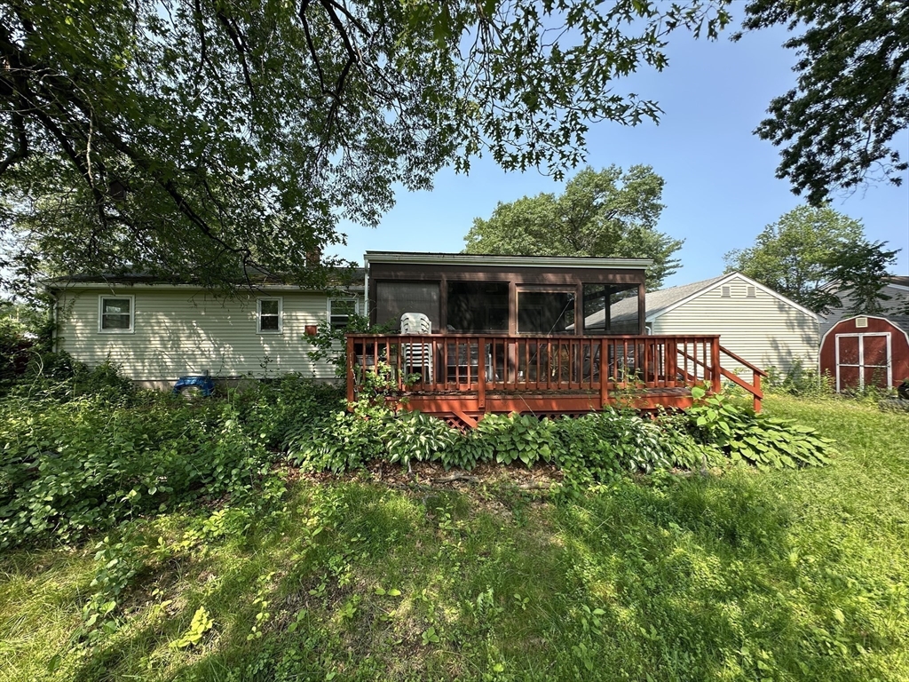24 Arnold St