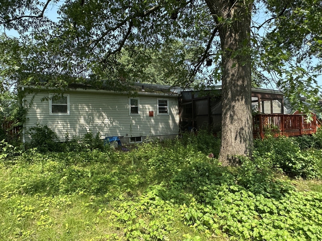 24 Arnold St