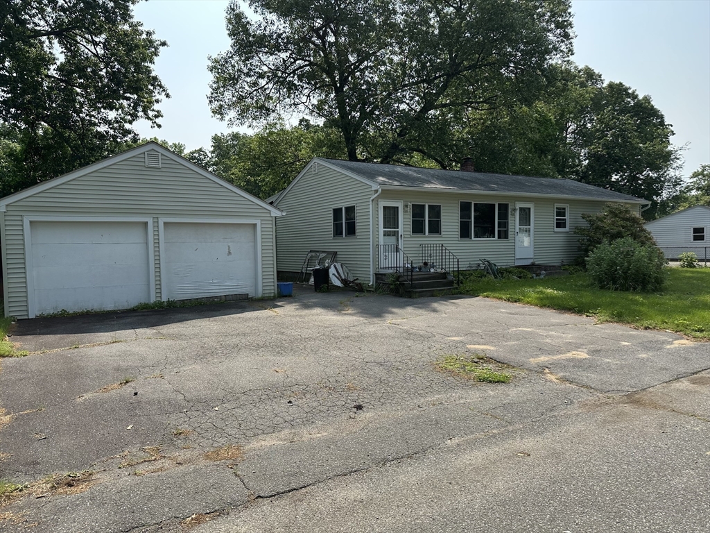 24 Arnold St