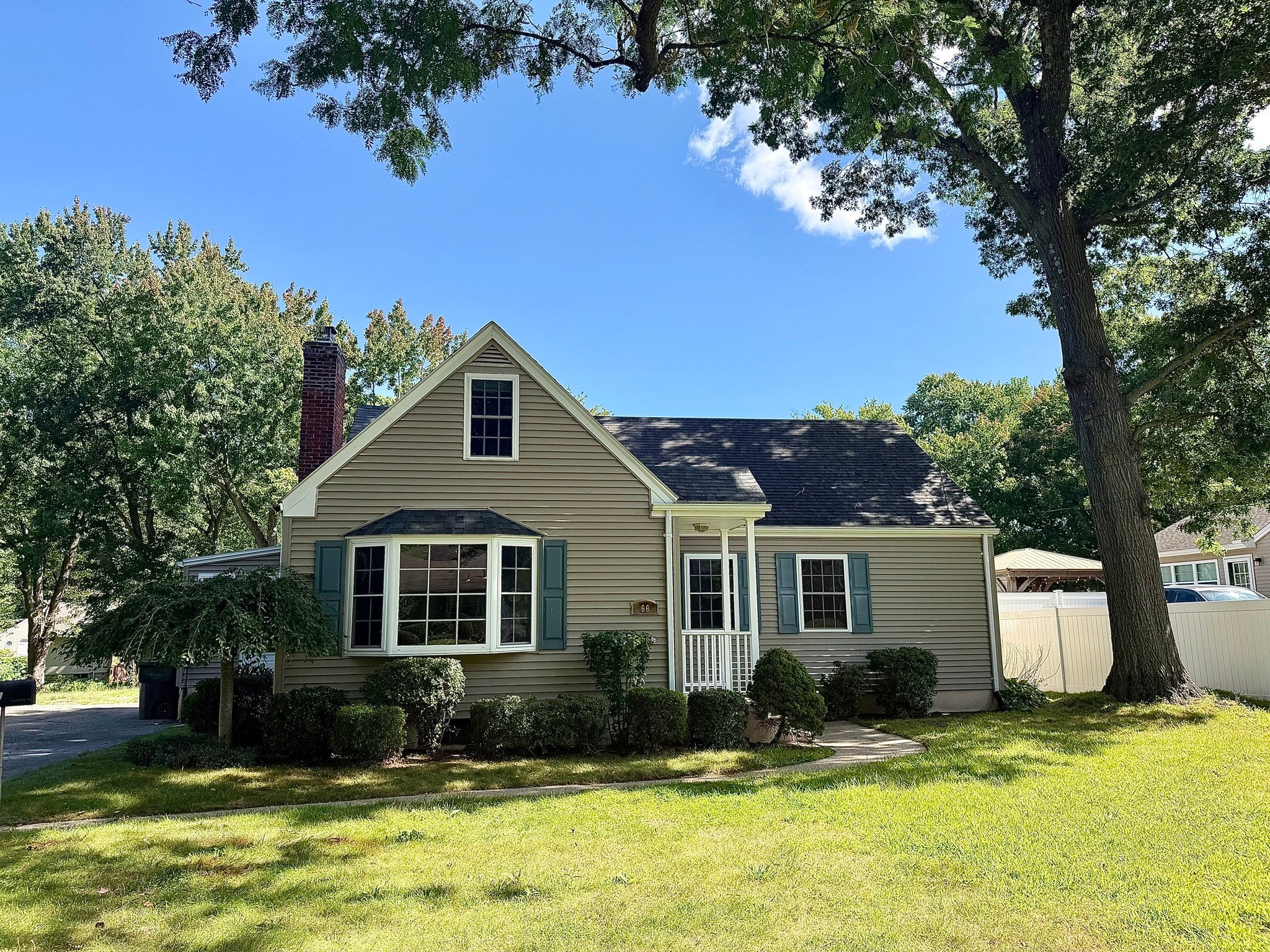 Photo of 66 Greaney St, Springfield, MA
