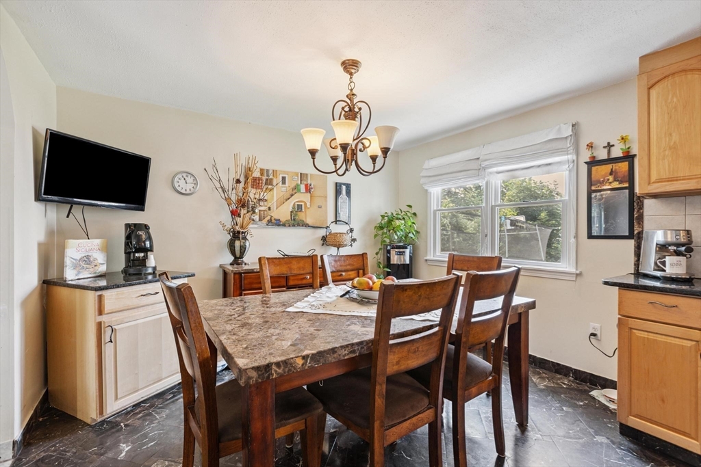 7 James Rd