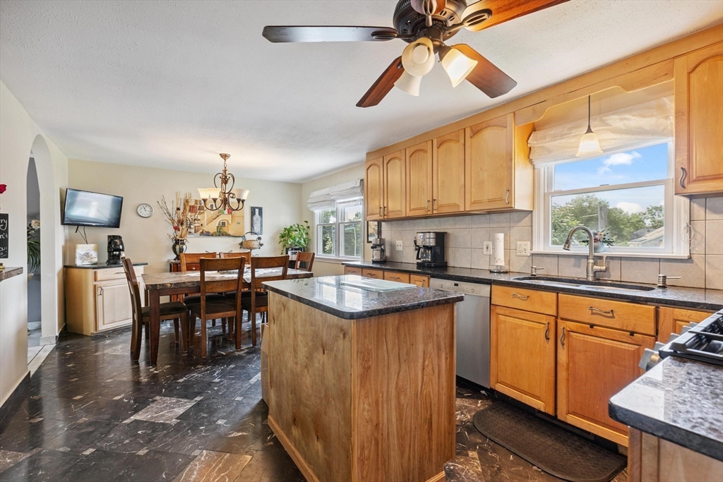 7 James Rd