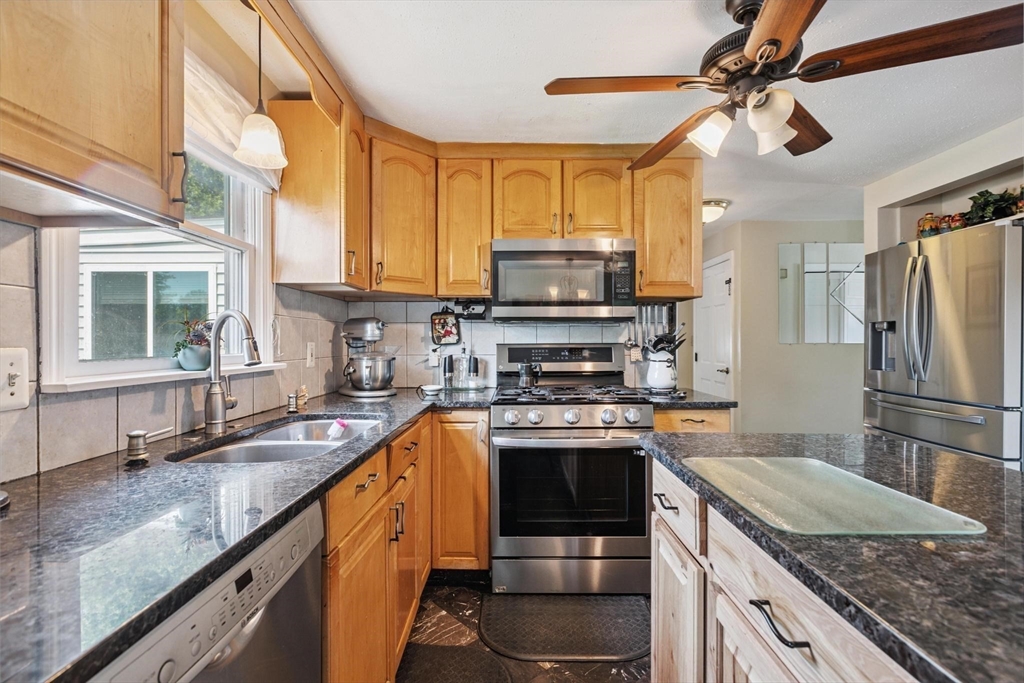 7 James Rd