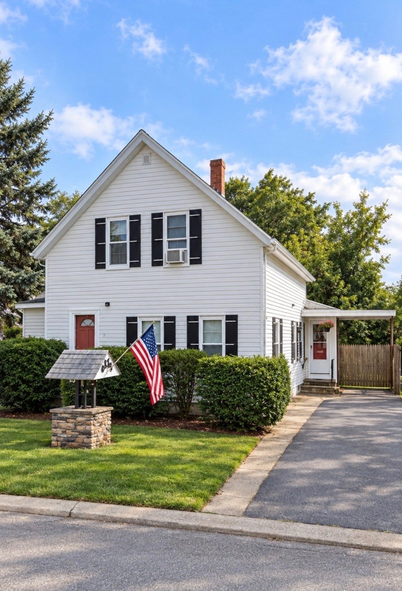 Photo of 5 Dow Pl, Marlborough, MA