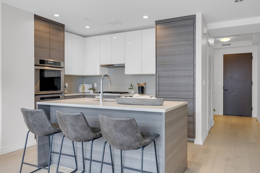 1 Franklin St 1605