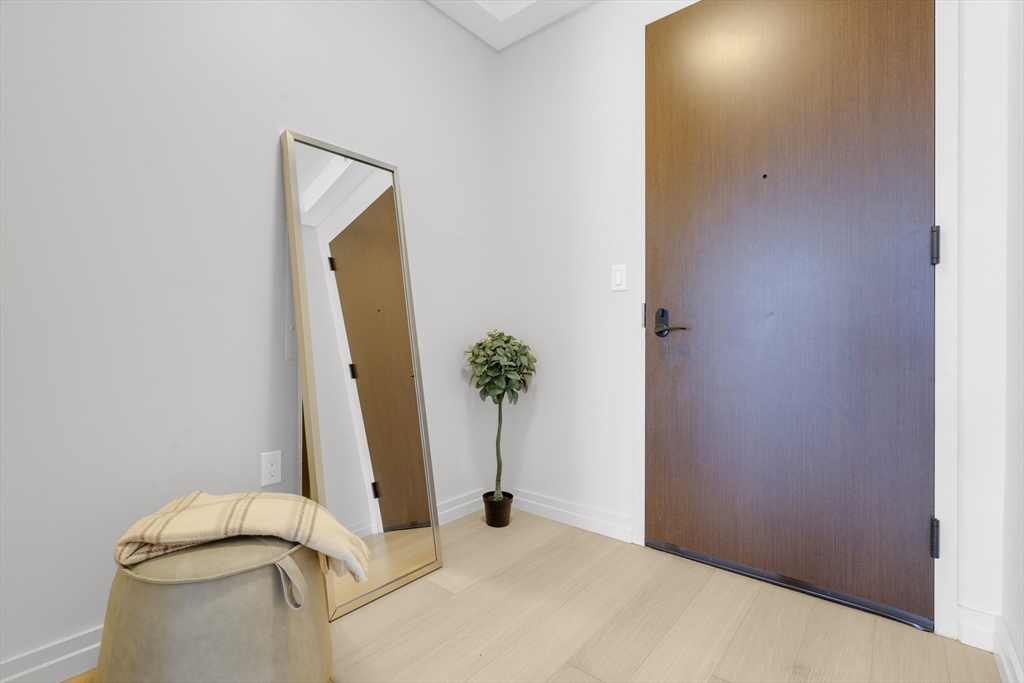 1 Franklin St 1605