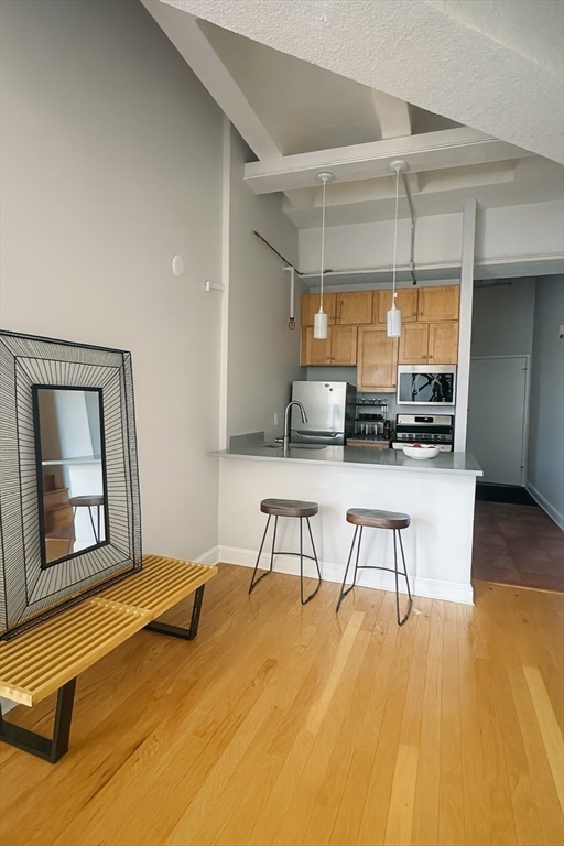 12 Stoneholm St 423
