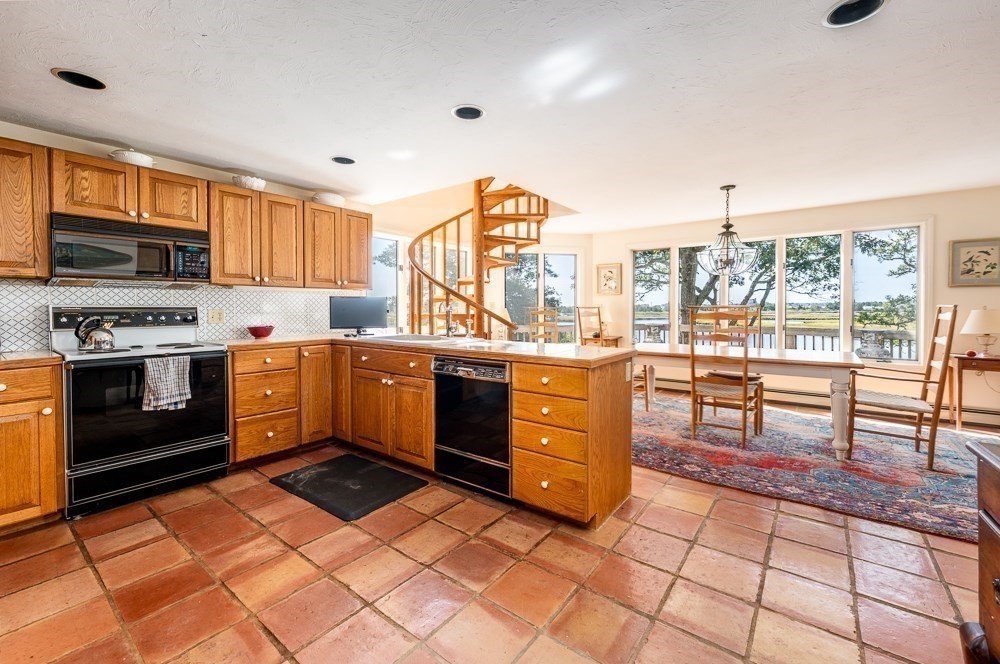 498 Elliott Road