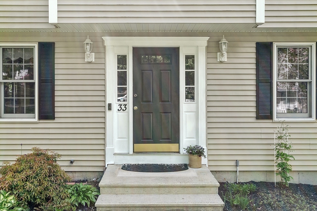 33 Oak St