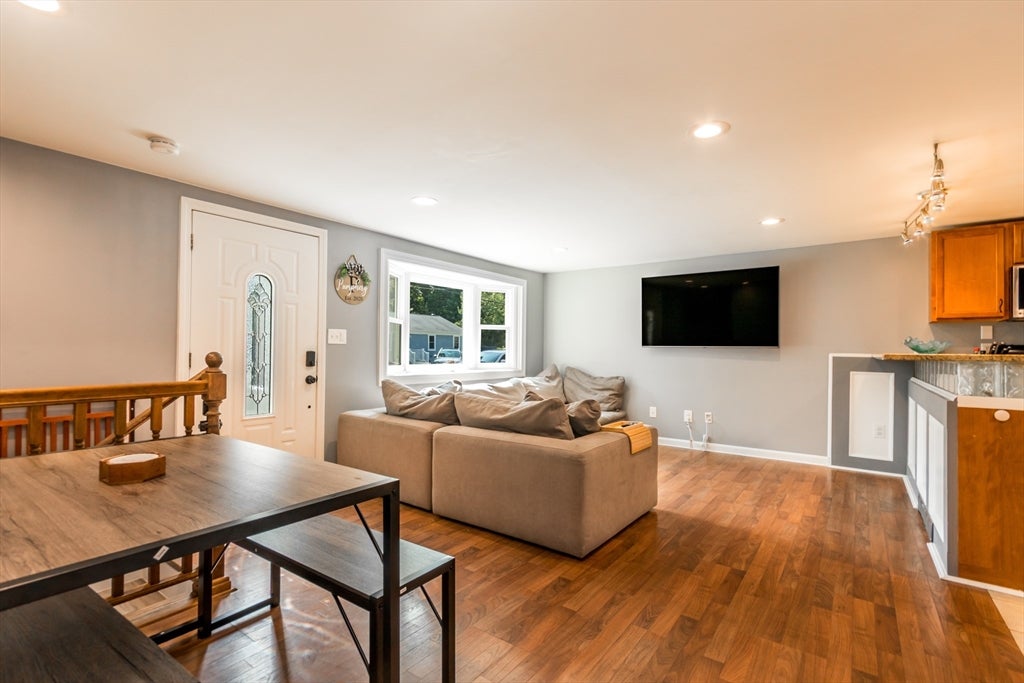 4 Standish Ave, Wareham, MA, 4 Standish Ave, Wareham, MA Photo #7