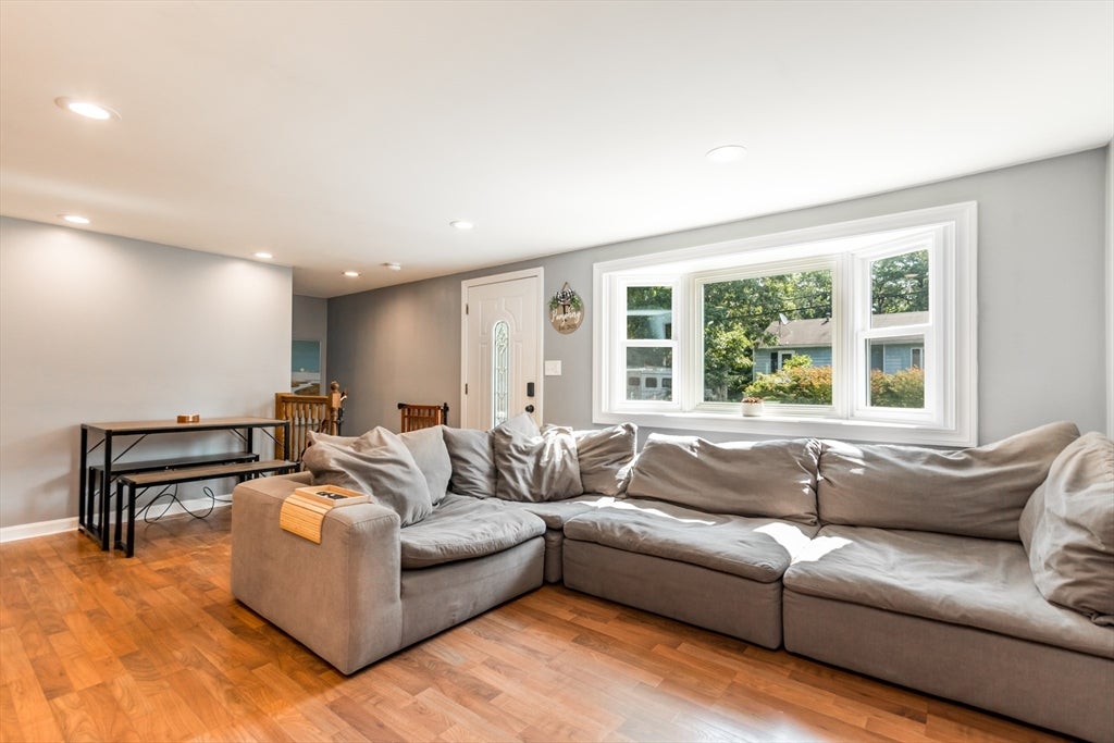 4 Standish Ave, Wareham, MA, 4 Standish Ave, Wareham, MA Photo #5