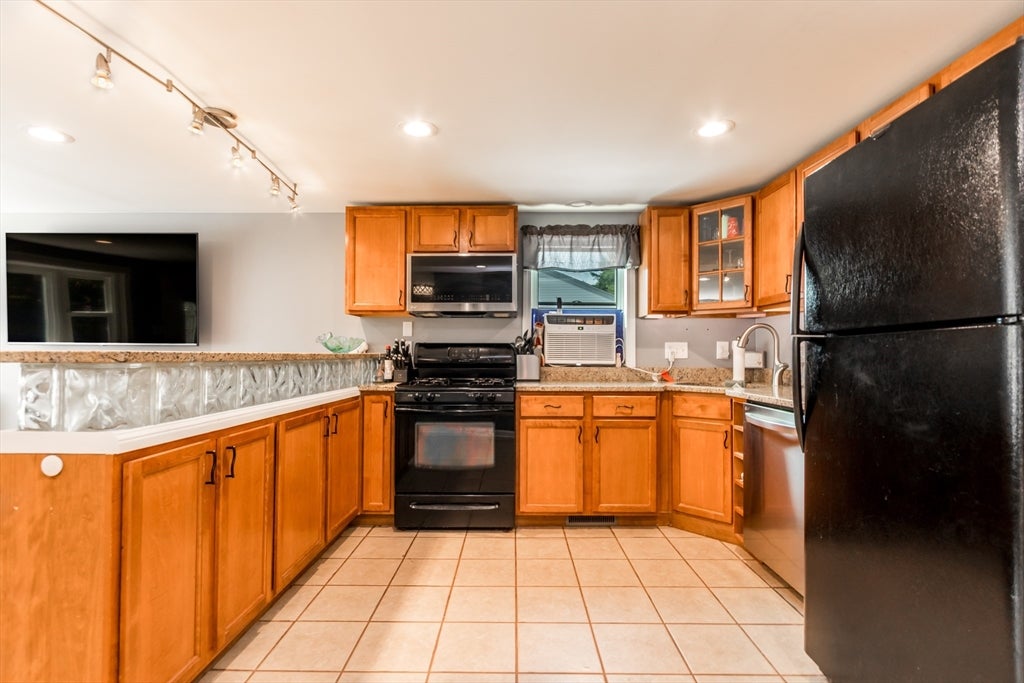 4 Standish Ave, Wareham, MA, 4 Standish Ave, Wareham, MA Photo #11