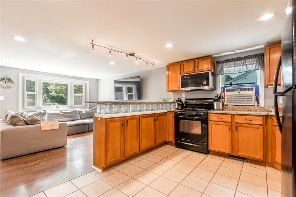 4 Standish Ave, Wareham, MA, 4 Standish Ave, Wareham, MA Photo #9