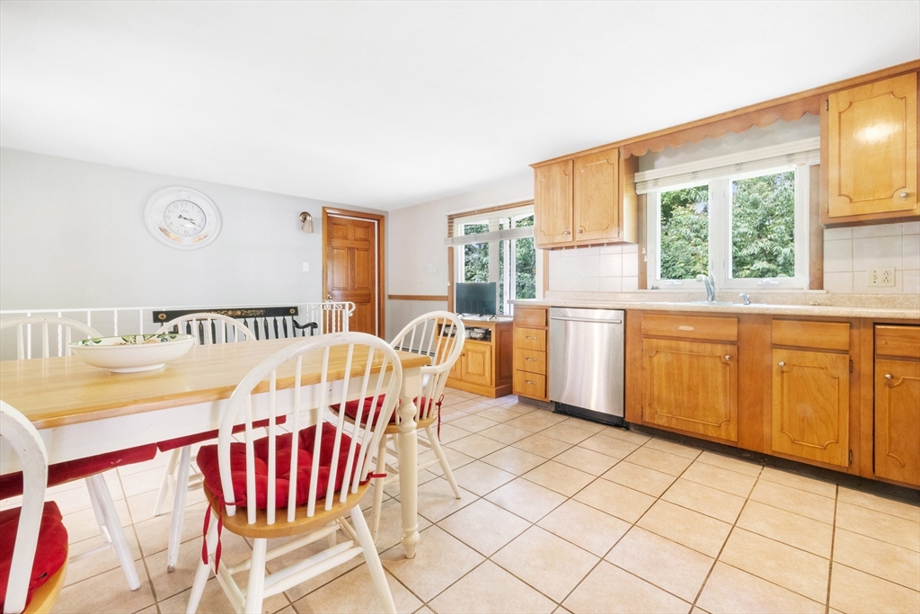 32 Scenic Dr