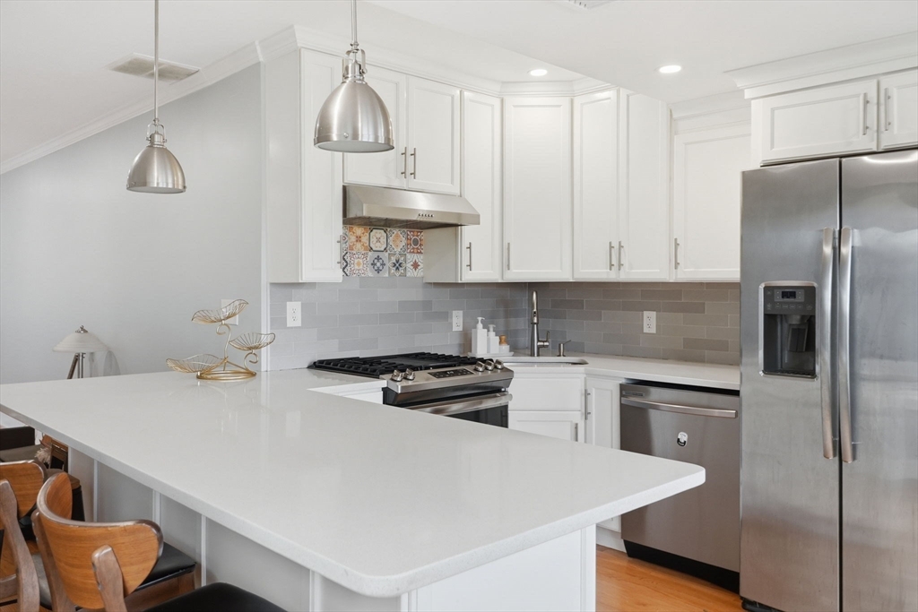 19 Wright Ave. 3