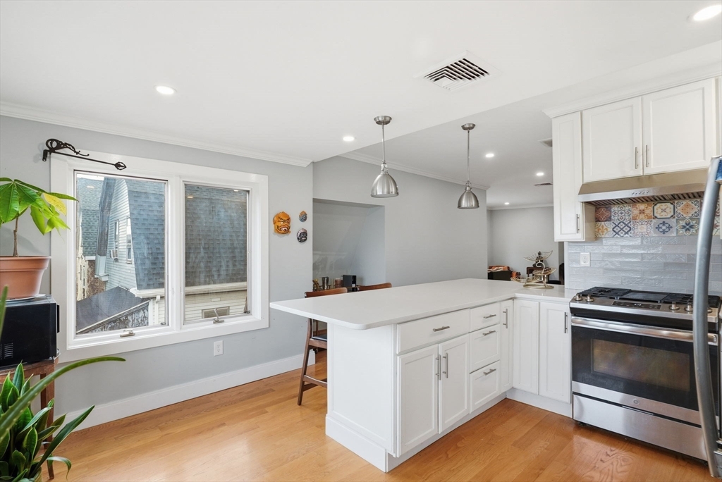 19 Wright Ave. 3