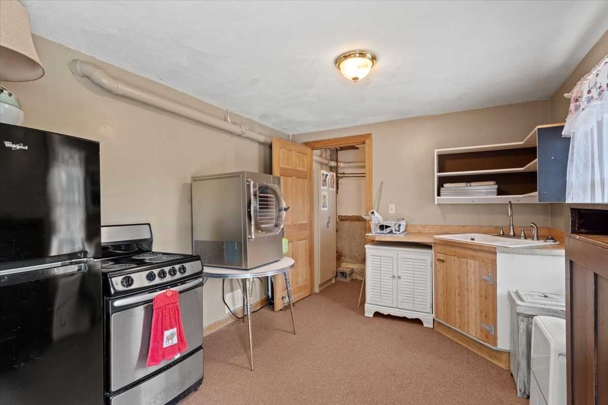 212 Grove St, Clinton, MA Photo #18