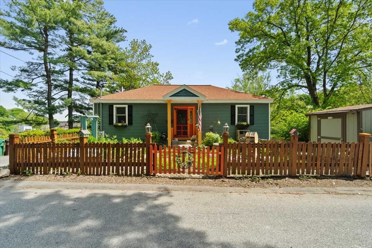 212 Grove St, Clinton, MA Photo #1