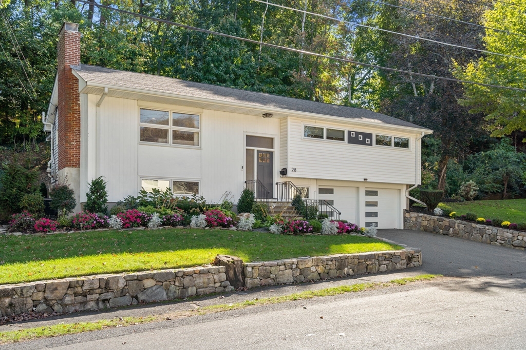 28 Woodbine Circle