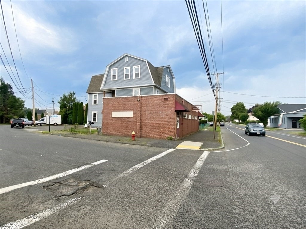 182 Chicopee St