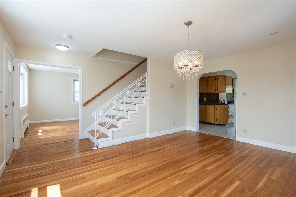 185 Suffolk Ave