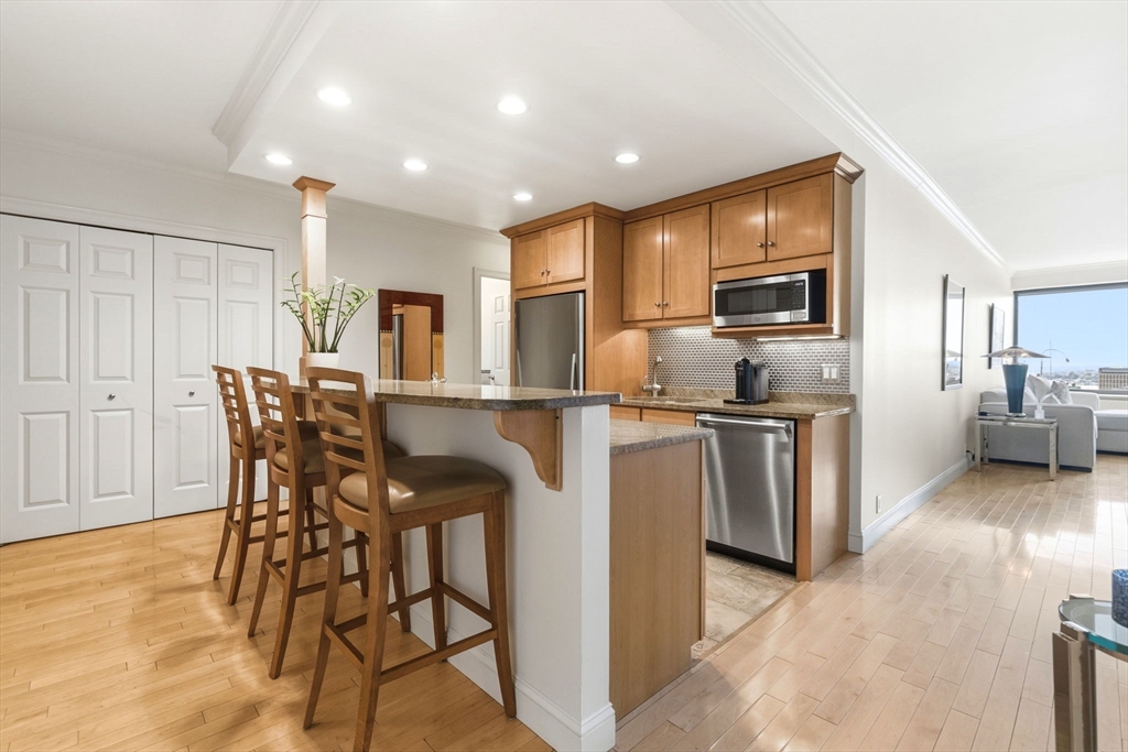 65 E India Row 26G