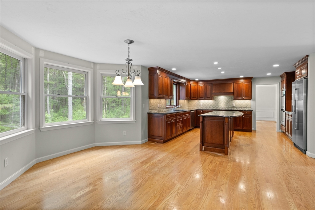 32 Twin Pond Ln