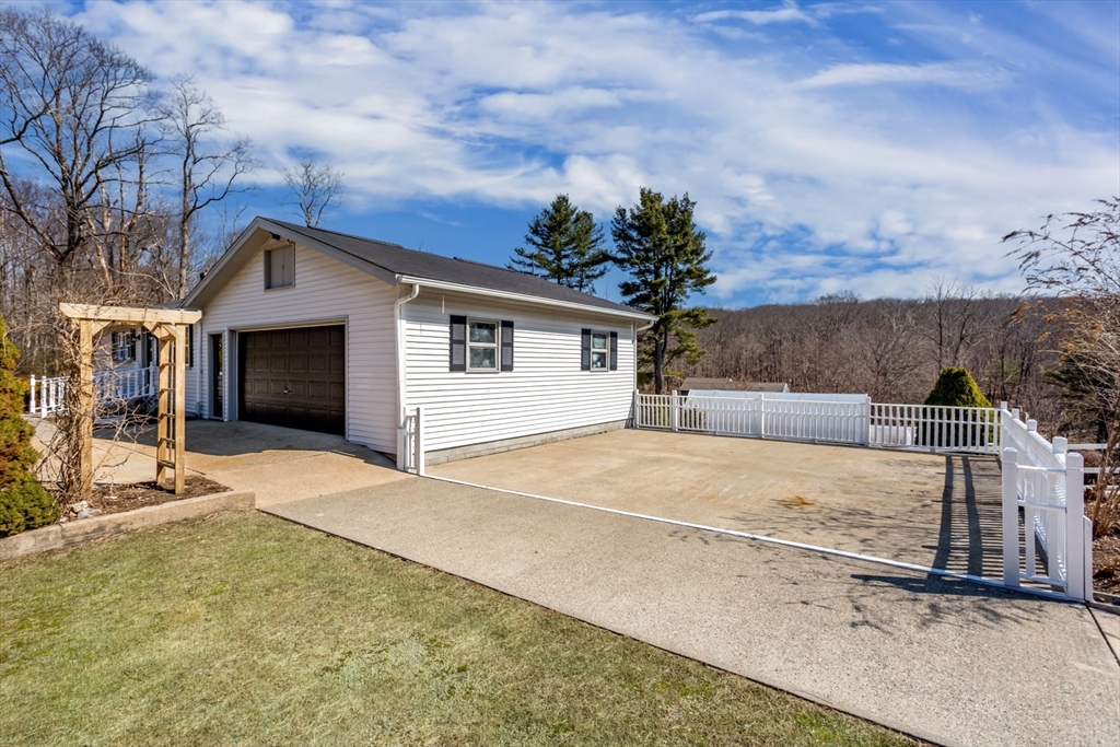 66 Old Chestnut Hill Rd