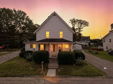 27 Clifton St Fitchburg MA 01420