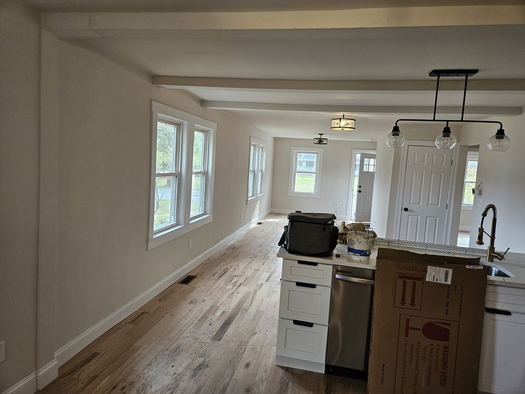 27 Catacunemaug Rd