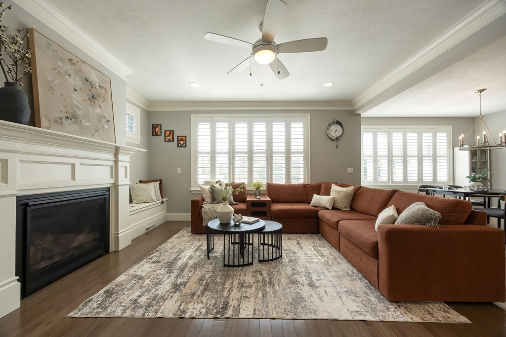 Franklin, Massachusetts 02038, United States, 3 Bedrooms Bedrooms, ,4 BathroomsBathrooms,Residential,Active,203204