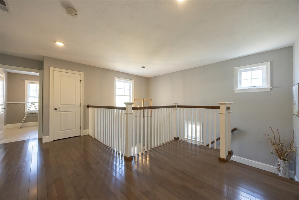 Franklin, Massachusetts 02038, United States, 3 Bedrooms Bedrooms, ,4 BathroomsBathrooms,Residential,Active,203204