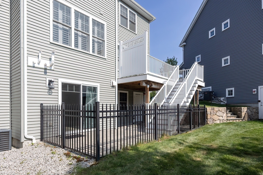 Franklin, Massachusetts 02038, United States, 3 Bedrooms Bedrooms, ,4 BathroomsBathrooms,Residential,Active,203204