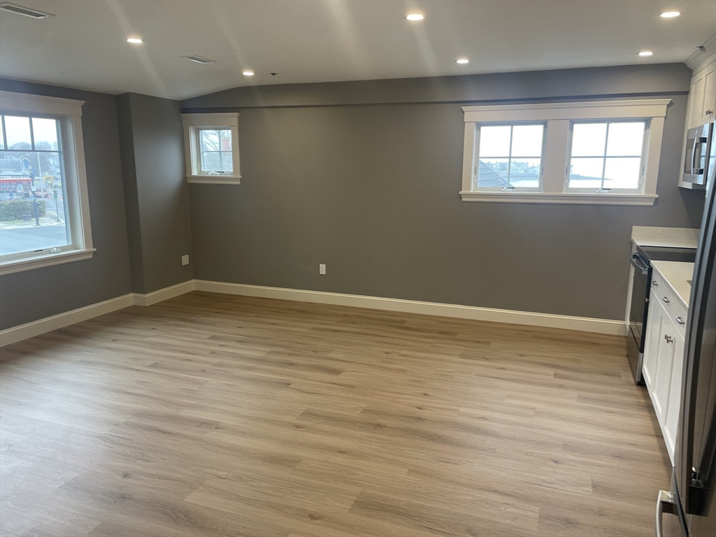410 Humphrey St 3