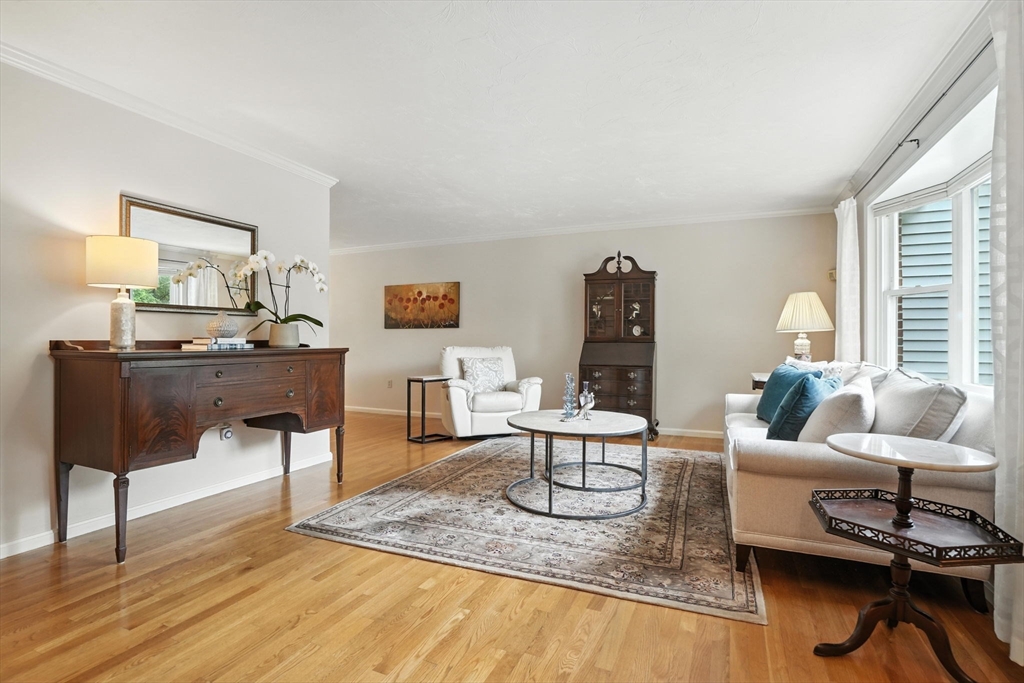 260 Franklin St 6