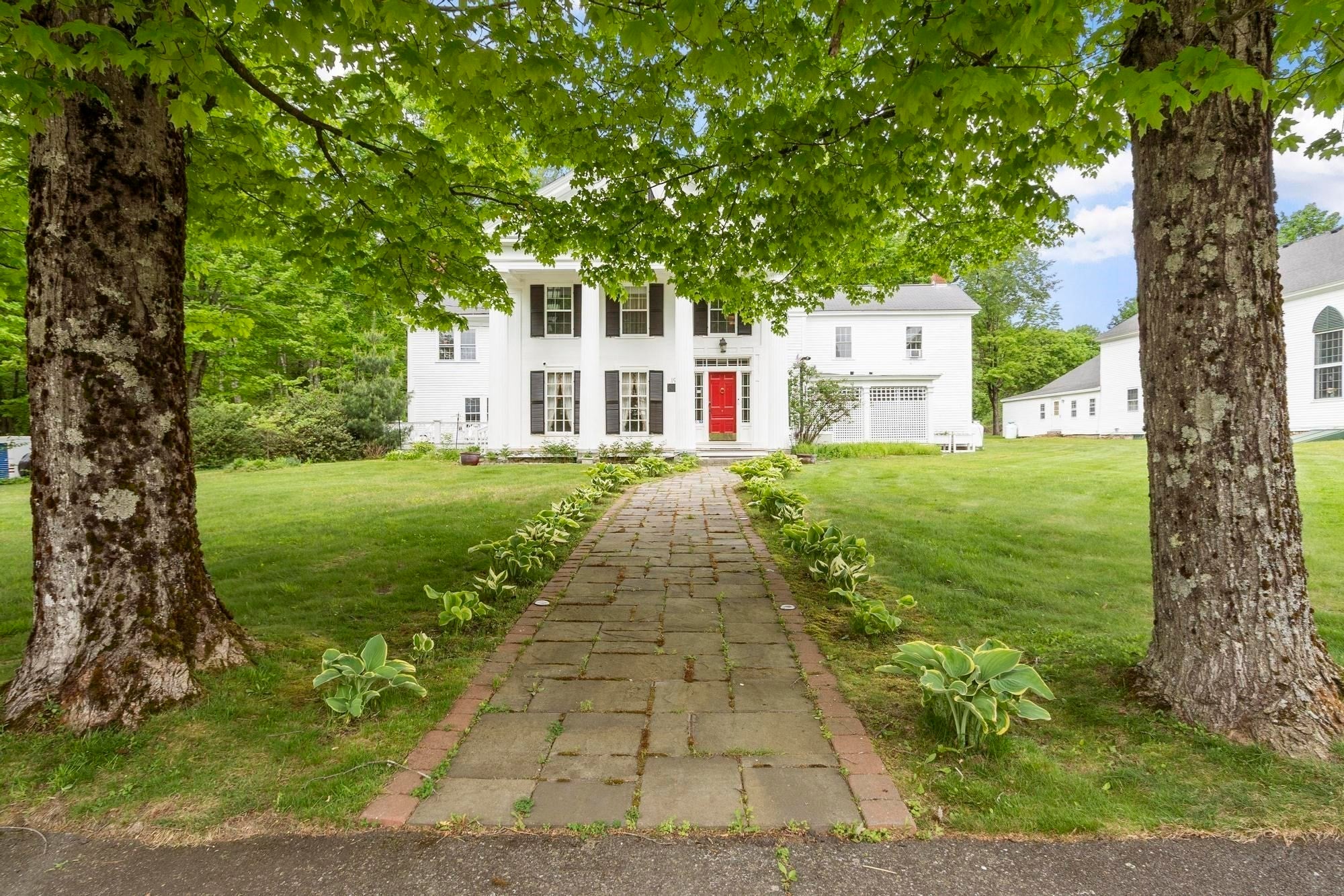 19 N Main St