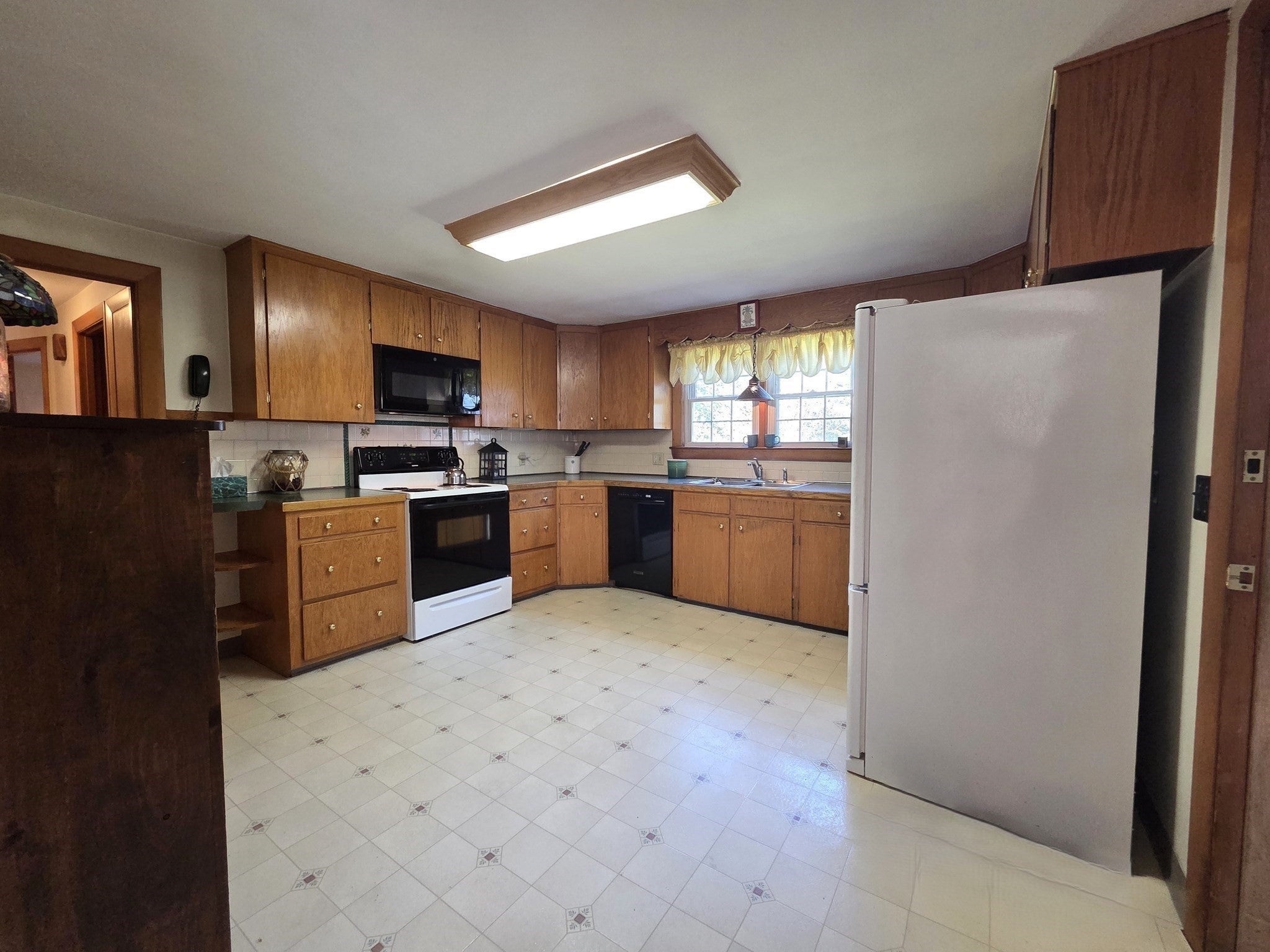 40 Brodeur Ave, Webster, MA, 40 Brodeur Ave, Webster, MA Photo #8