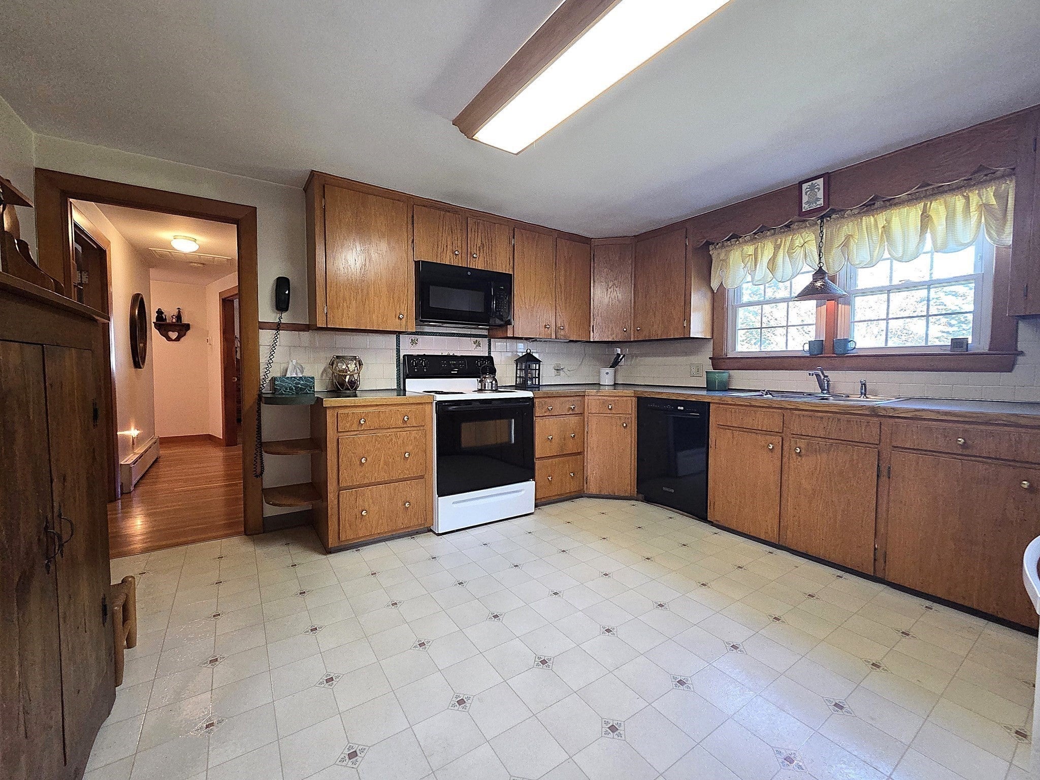 40 Brodeur Ave