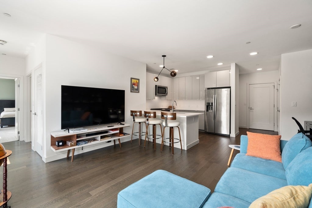 65 Lewis St 216