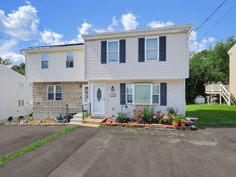 Photo of 17 Bolton St, Worcester, MA 01604 (MLS # 73545588)