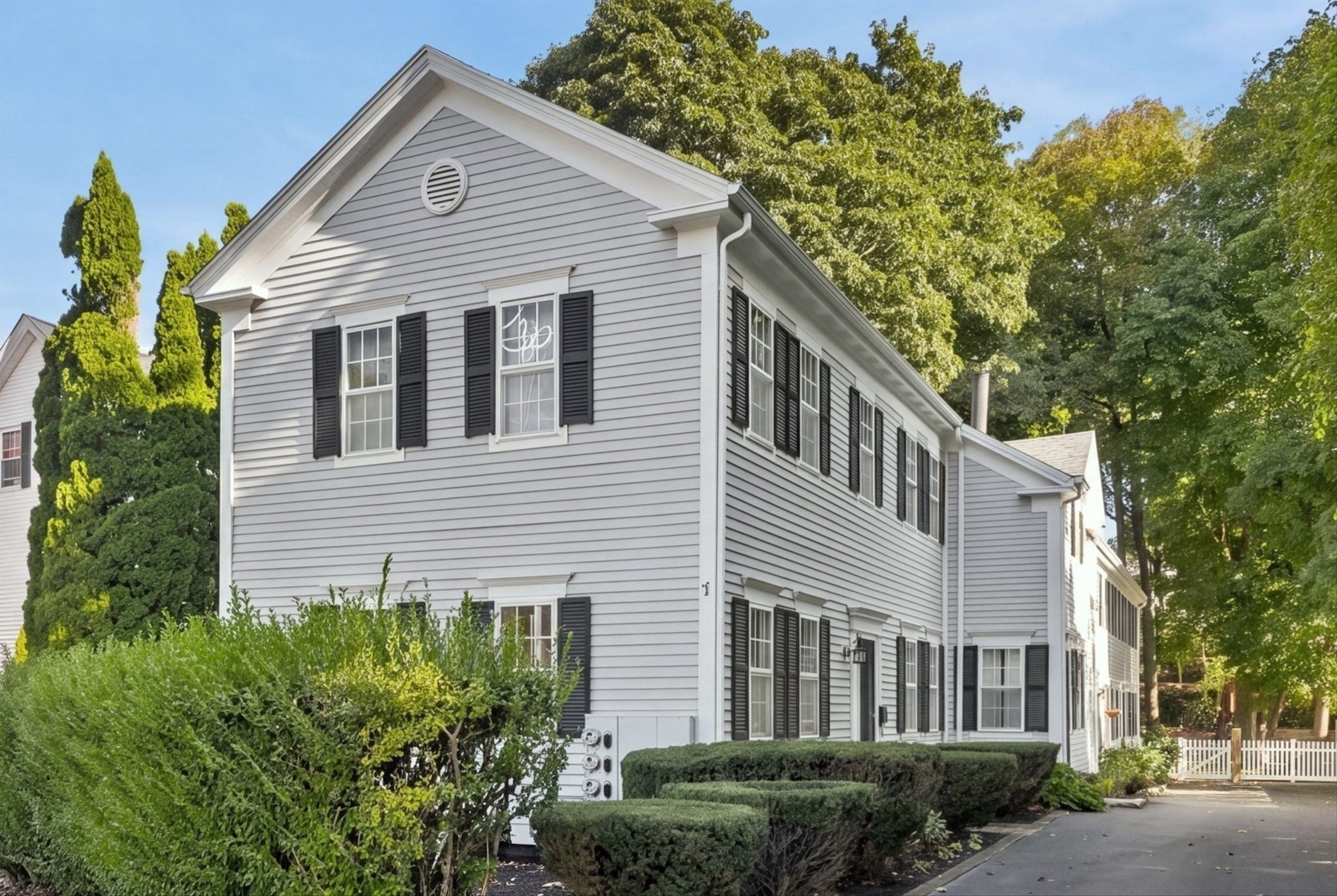 2 Greenleaf St 3